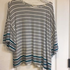 T-shirt, quarter length sleeve